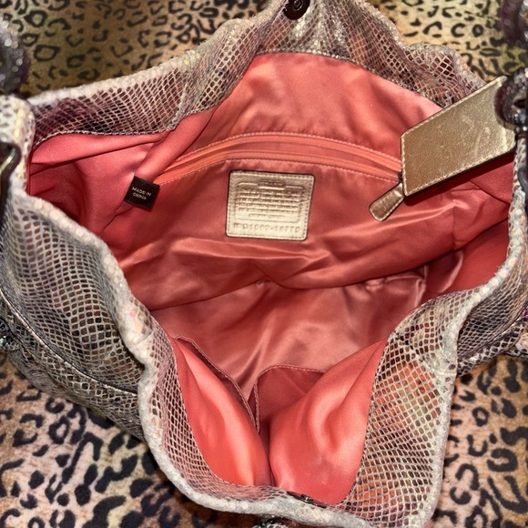 Authentic vintage, silver snake skin coach bag comes with dust bag - Picture 5 of 9